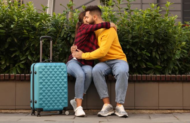 7 Things You MUST Consider Before Starting a Long-Distance Relationship