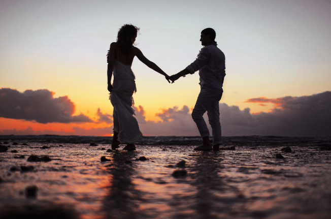 15 Ways to Turn the Tables When He Pulls Away