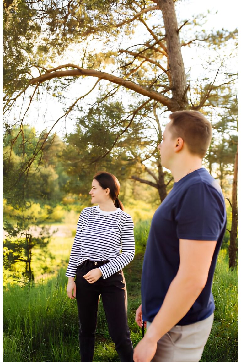 Why Keeping Your Relationship Private Can Strengthen Your Bond: 8 Smart Reasons
